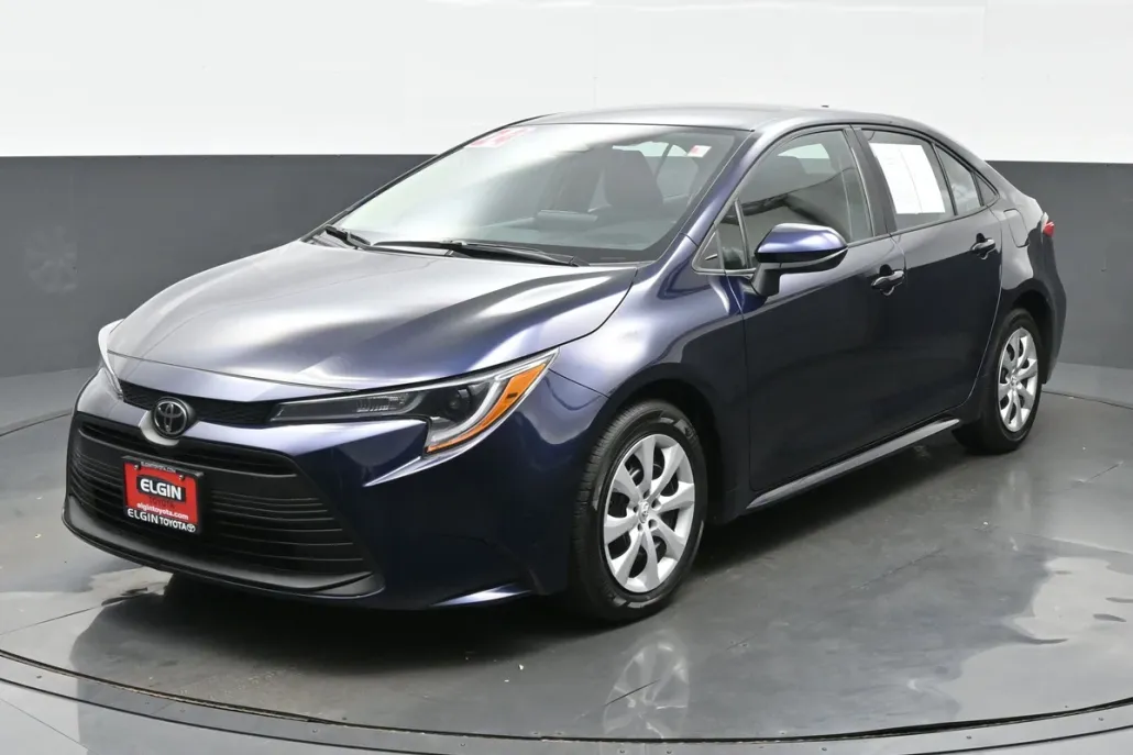2024 Toyota Corolla LE photo 1