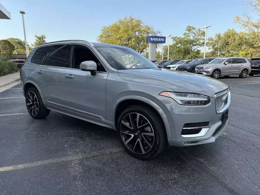 2024 Volvo XC90 Plus photo 1