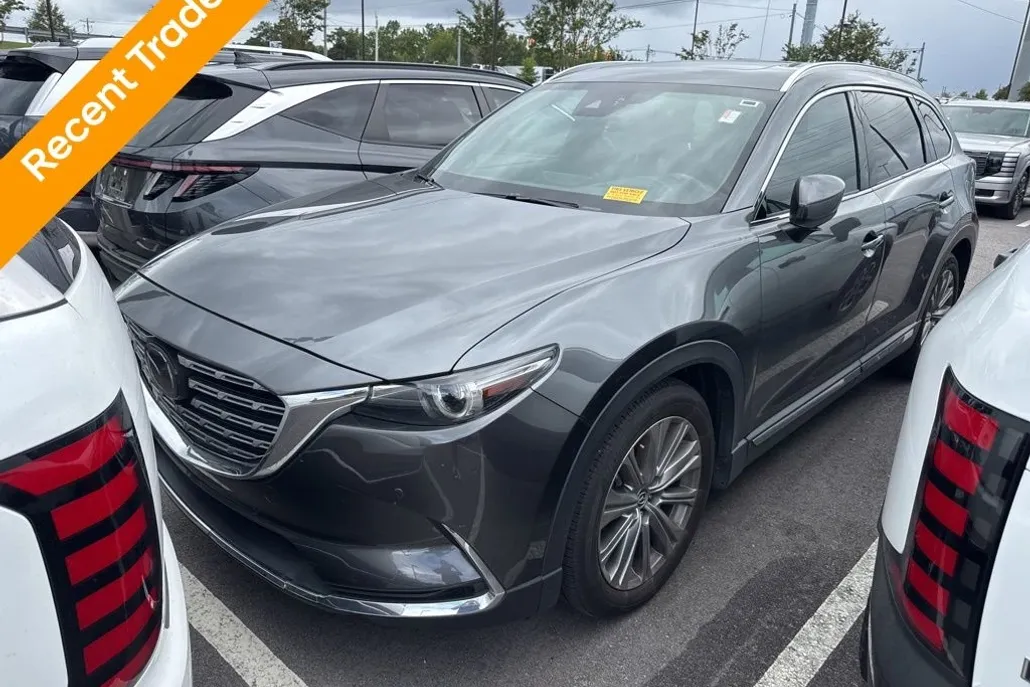2022 Mazda CX-9 Signature photo 1
