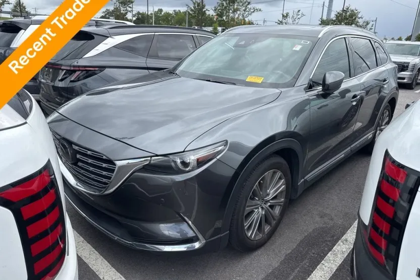 2022 Mazda CX-9 Signature photo 1