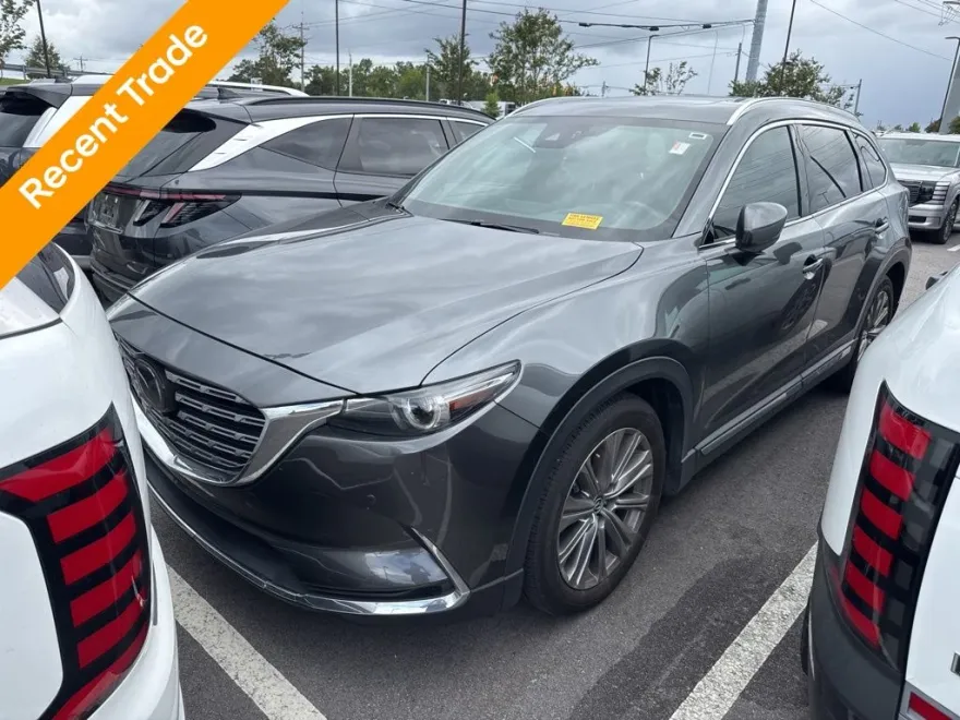 2022 Mazda CX-9 Signature photo 1