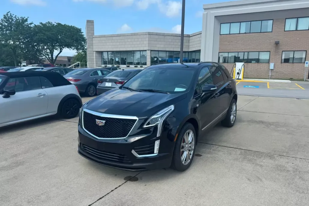 2022 Cadillac XT5 Sport photo 1