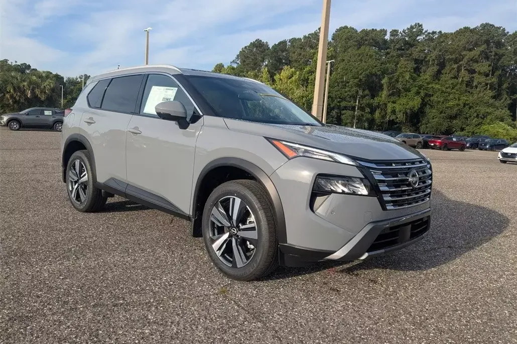 2025 Nissan Rogue SL photo 1