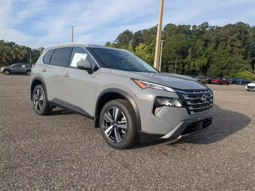 2025 Nissan Rogue SL photo 1