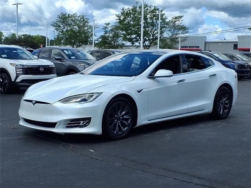 2017 Tesla Model S photo 1