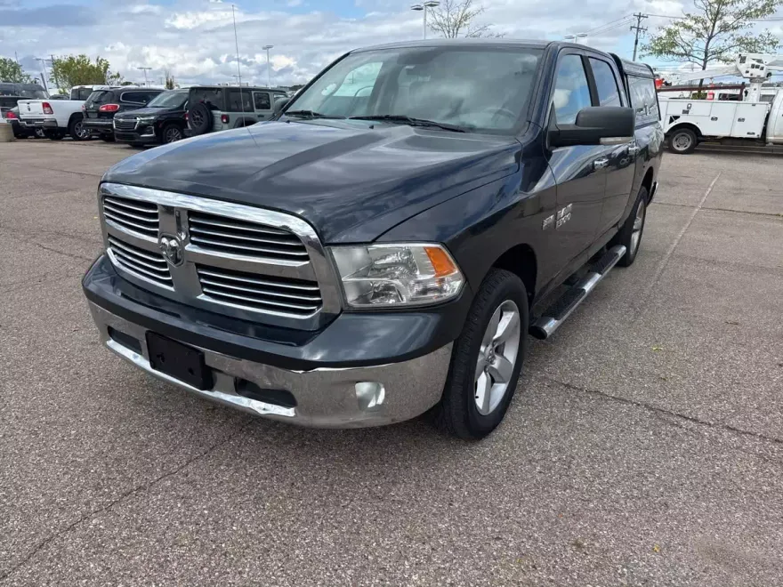 2016 Ram 1500 SLT photo 1