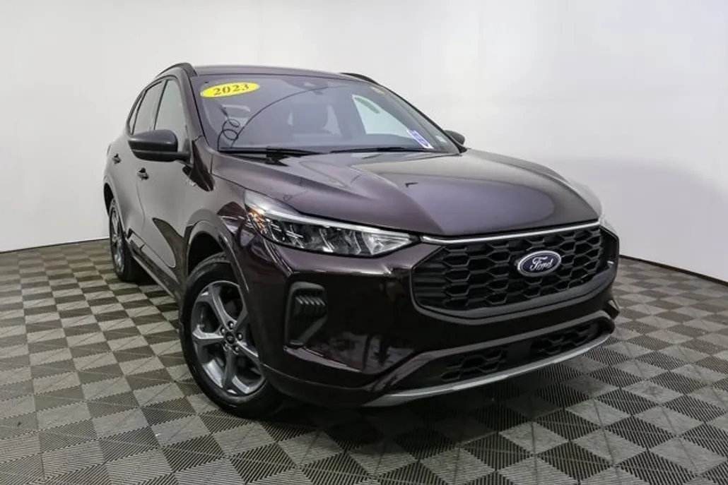 2023 Ford Escape ST-Line photo 1