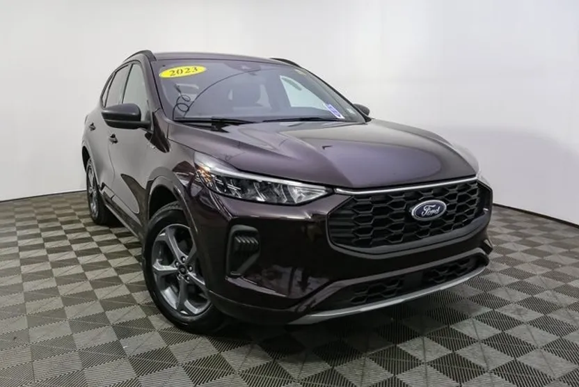 2023 Ford Escape ST-Line photo 1