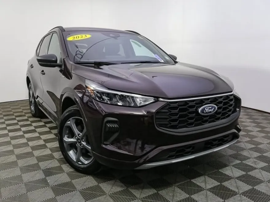 2023 Ford Escape ST-Line photo 1