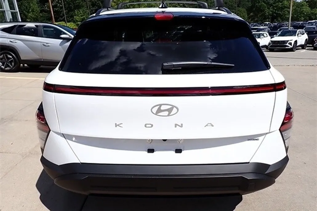 2026 Hyundai Kona SEL photo 1