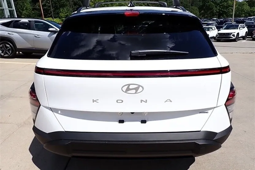 2026 Hyundai Kona SEL photo 1