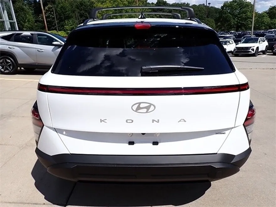 2026 Hyundai Kona SEL photo 1