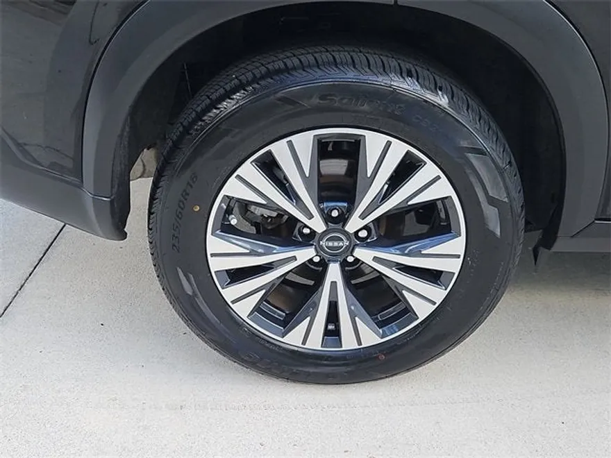 2023 Nissan Rogue SV photo 1