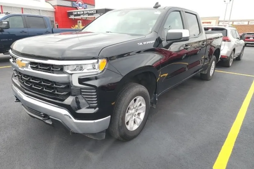 2023 Chevrolet Silverado 1500 LT photo 1
