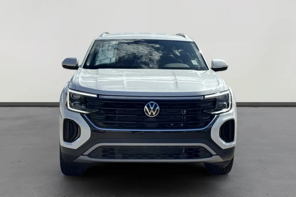2026 Volkswagen Atlas Cross Sport SE Technology photo 1