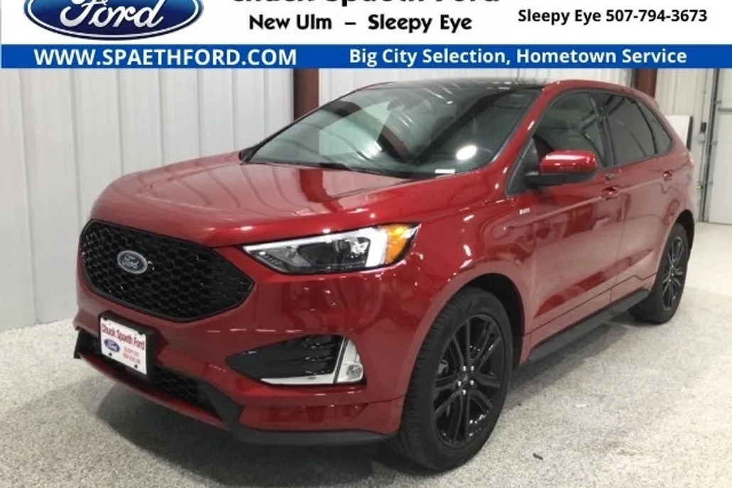 2023 Ford Edge ST photo 1