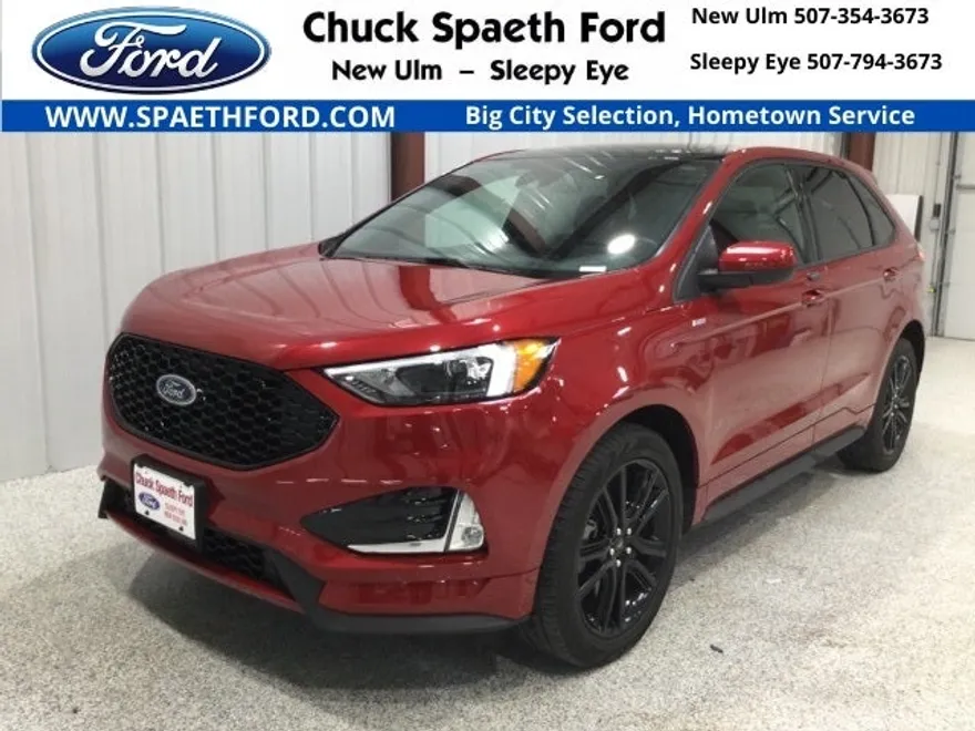 2023 Ford Edge ST photo 1