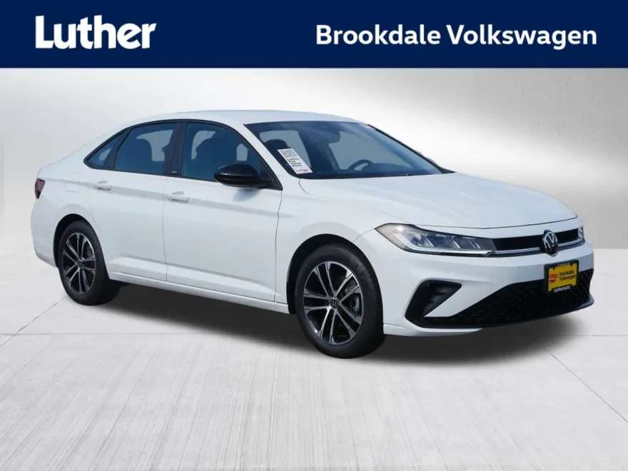 2025 Volkswagen Jetta Sport photo 1