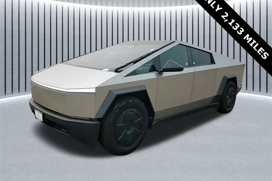 2024 Tesla Cybertruck photo 1