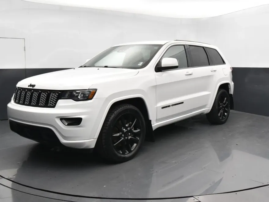 2021 Jeep Grand Cherokee Laredo photo 1