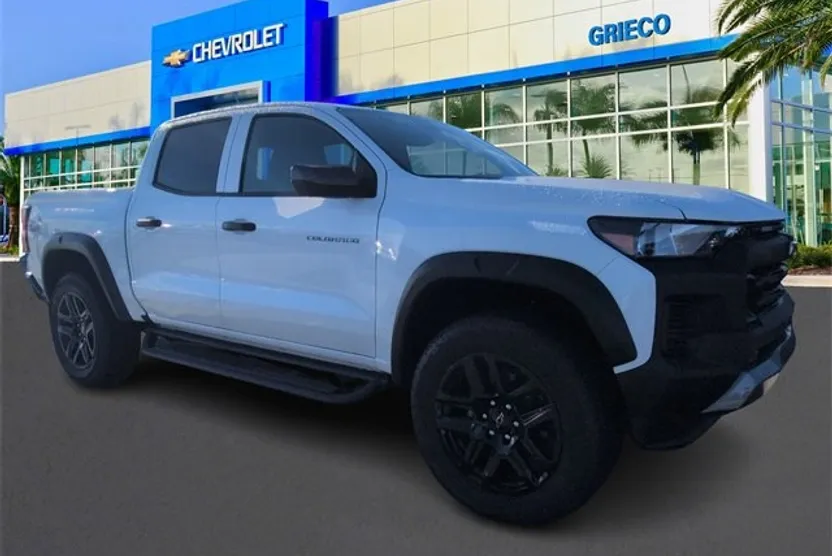 2025 Chevrolet Colorado Trail Boss photo 1