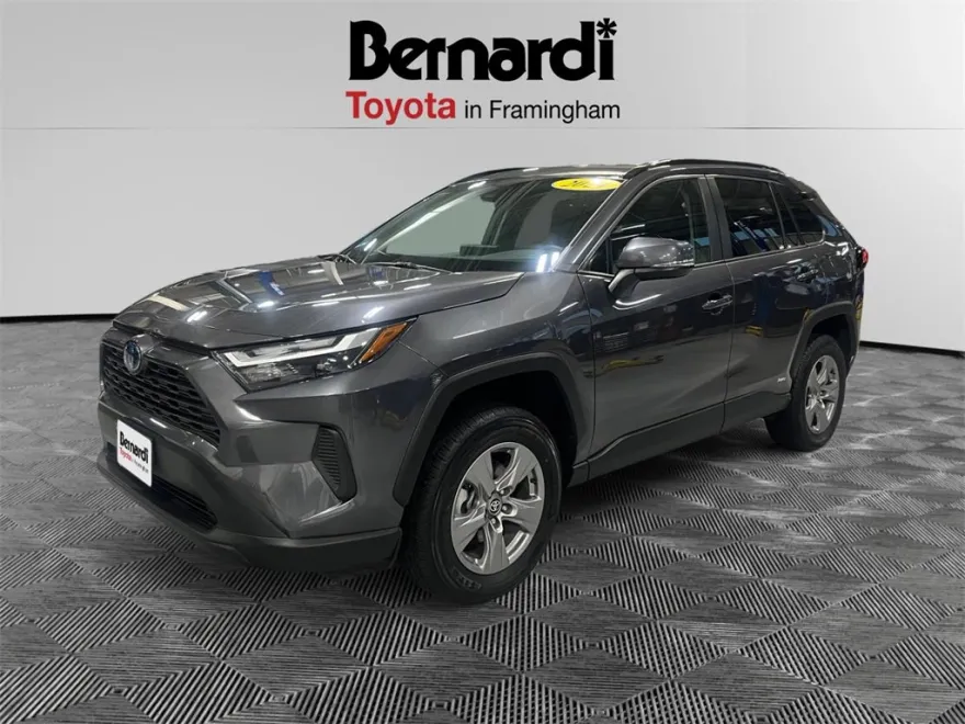 2024 Toyota RAV4 Hybrid XLE photo 1