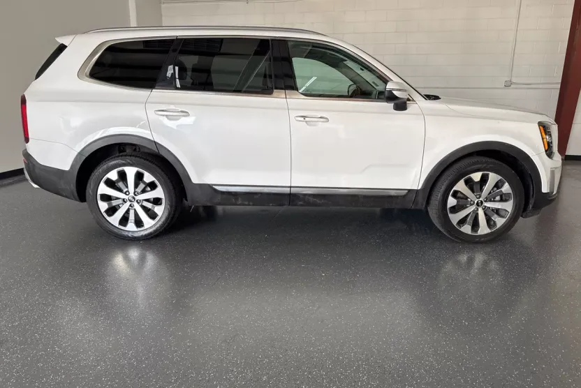 2020 Kia Telluride S photo 1