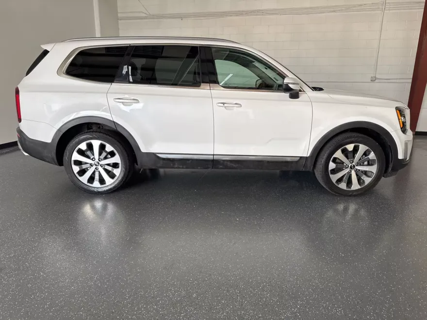 2020 Kia Telluride S photo 1