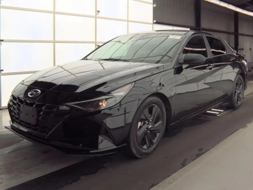 2021 Hyundai Elantra SEL photo 1