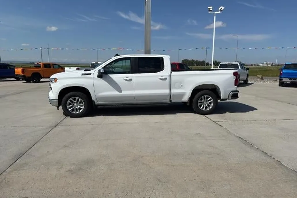 2024 Chevrolet Silverado 1500 LT photo 1