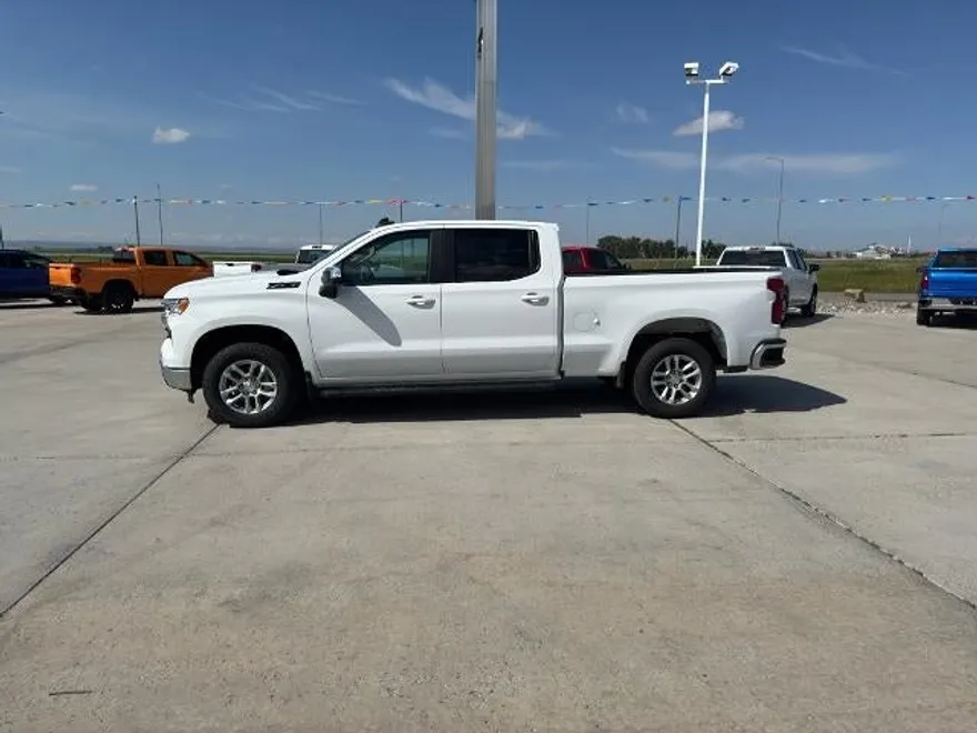 2024 Chevrolet Silverado 1500 LT photo 1