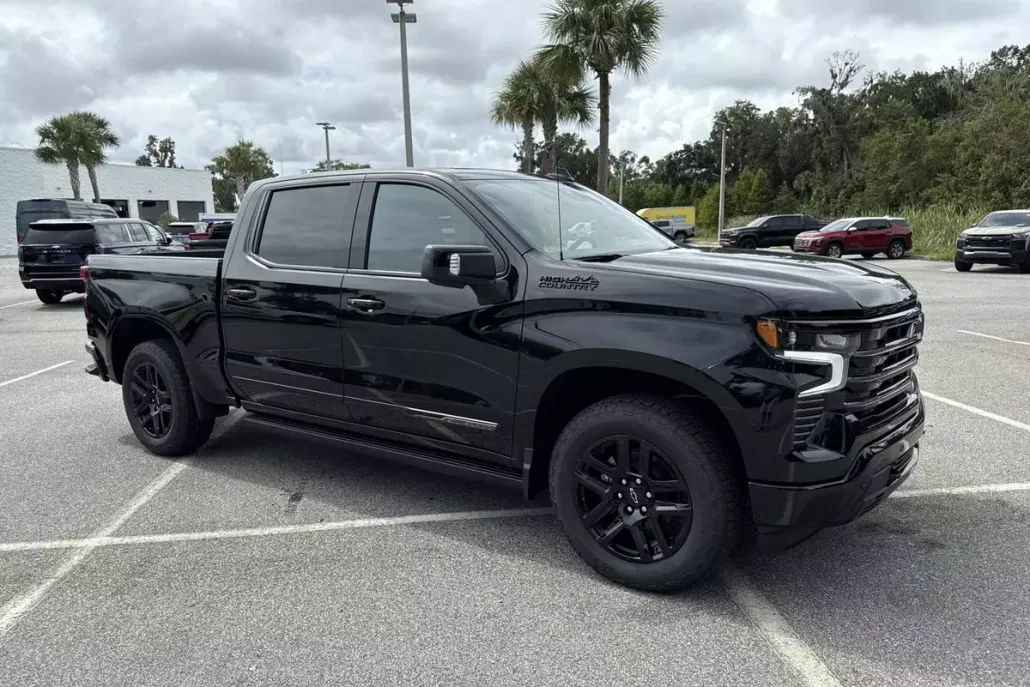 2026 Chevrolet Silverado 1500 High Country photo 1