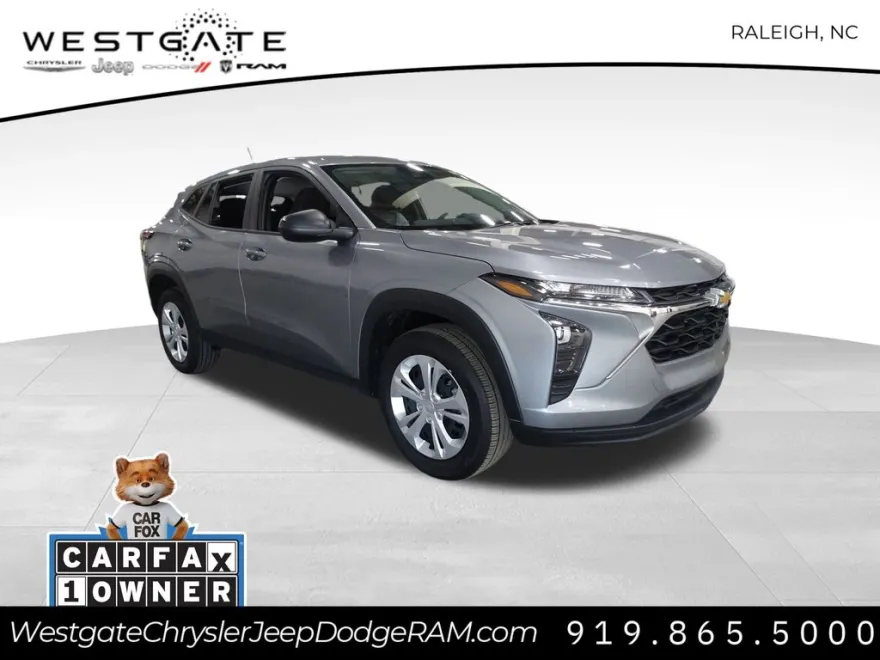 2024 Chevrolet Trax LS photo 1