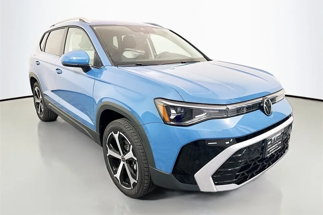 2025 Volkswagen Taos SEL photo 1