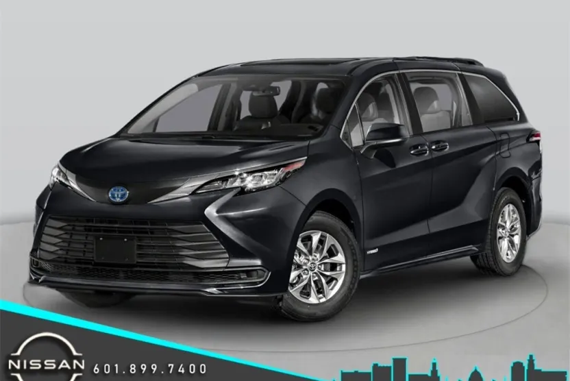 2024 Toyota Sienna XLE photo 1
