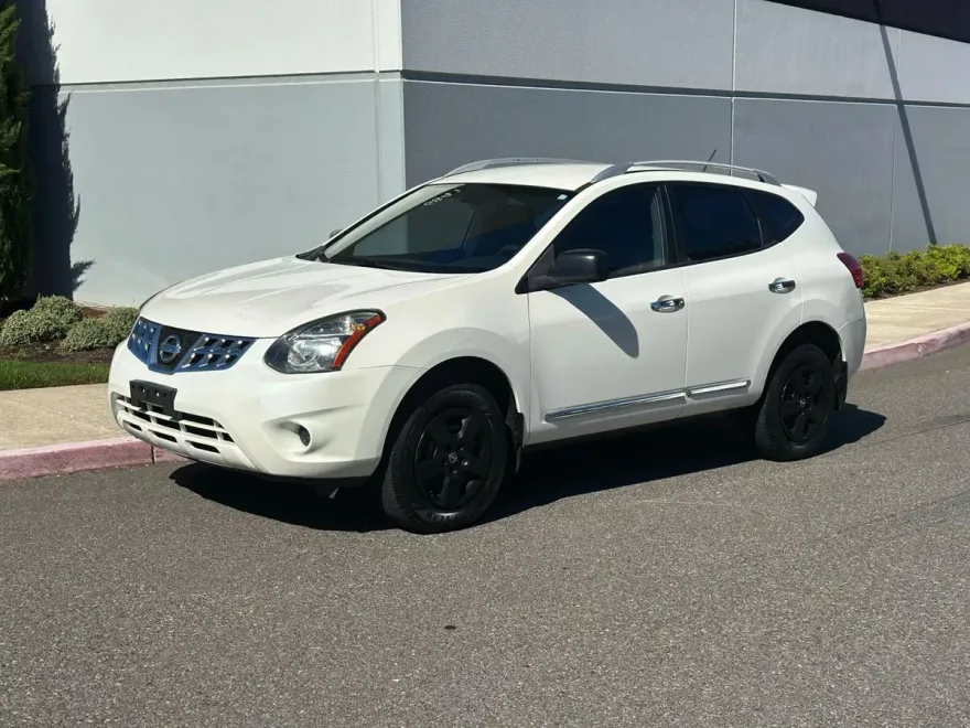 2014 Nissan Rogue Select photo 1