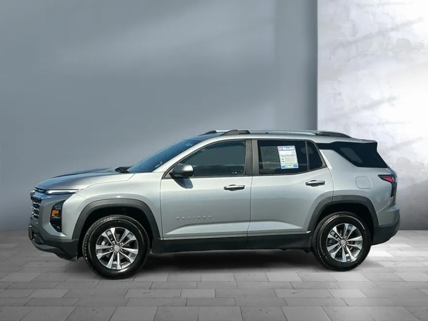 2025 Chevrolet Equinox LT photo 1