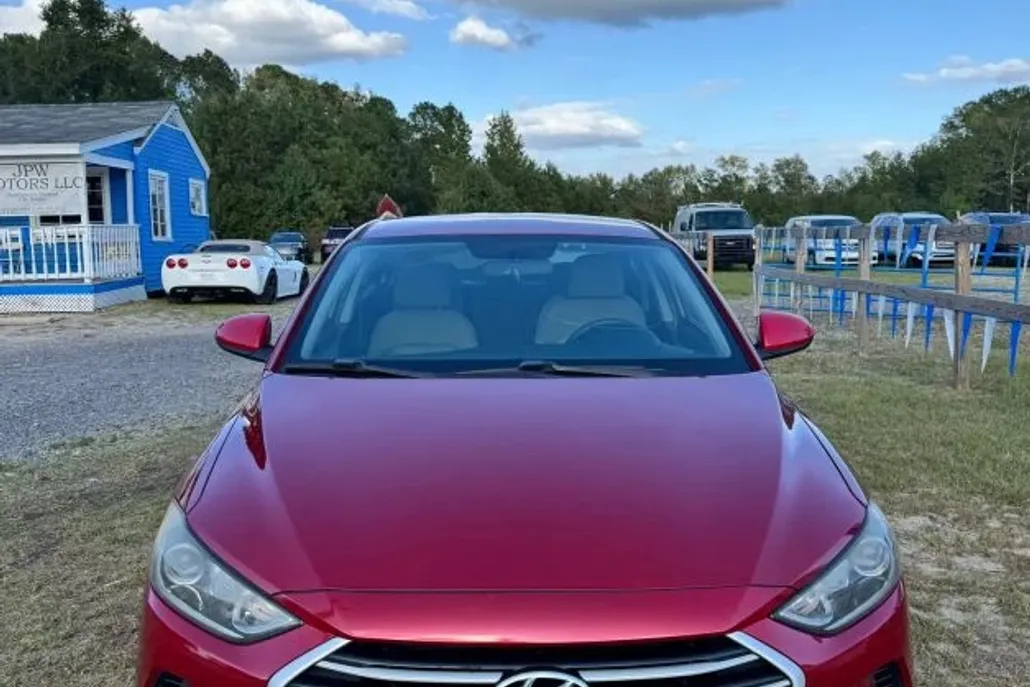 2017 Hyundai Elantra Limited photo 1