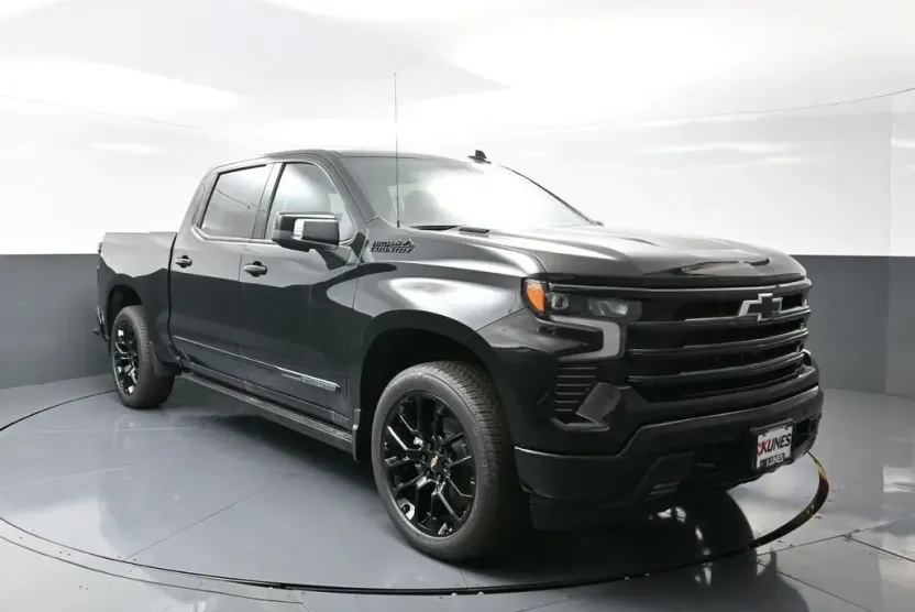2026 Chevrolet Silverado 1500 High Country photo 1