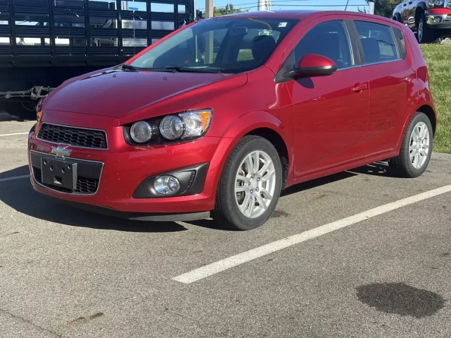 2016 Chevrolet Sonic LT photo 1