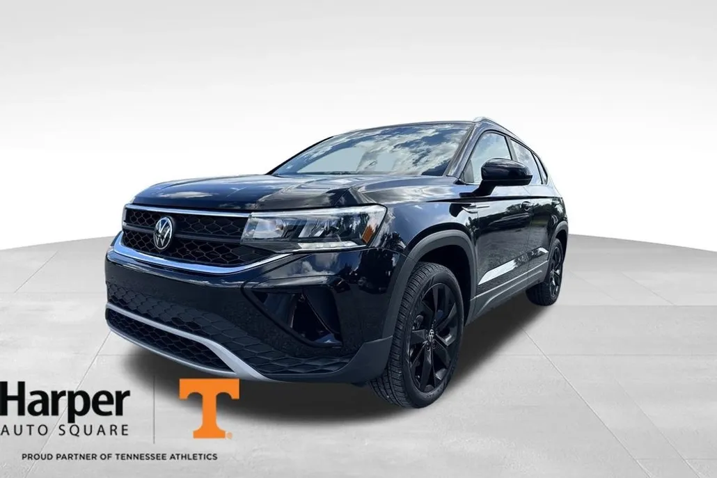 2023 Volkswagen Taos SE photo 1