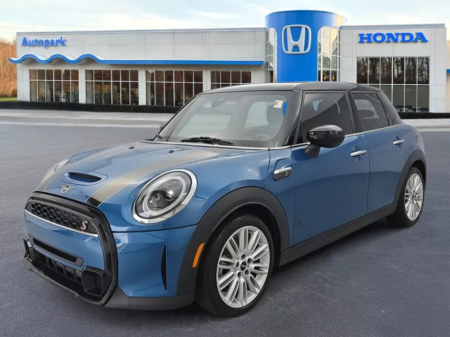 2022 Mini Cooper 4 Door Hardtop S photo 1