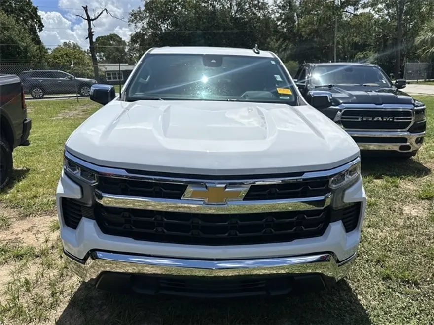 2023 Chevrolet Silverado 1500 LT photo 1