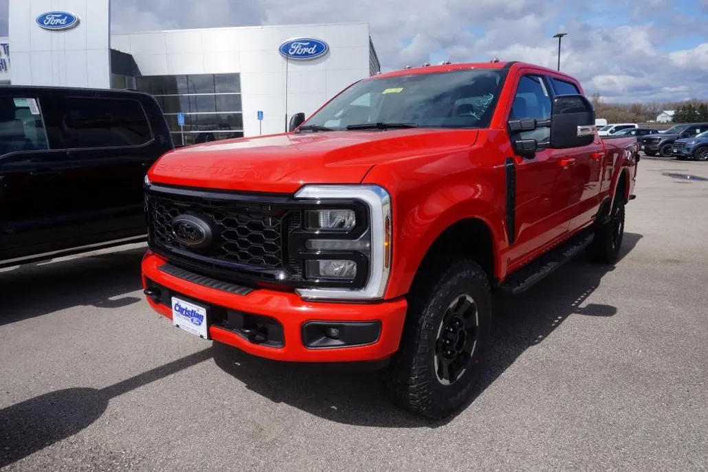2025 Ford F-250 Lariat photo 1