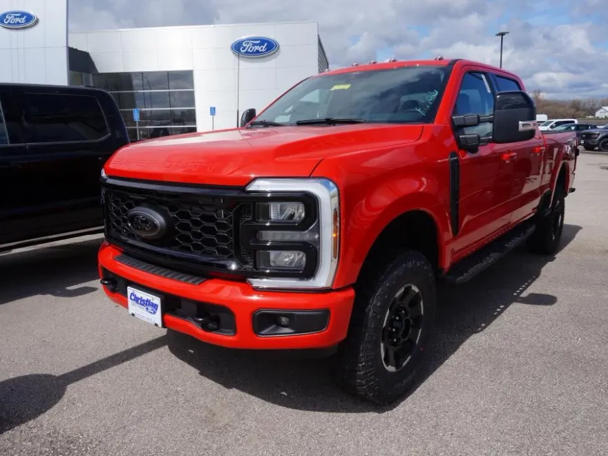 2025 Ford F-250 Lariat photo 1