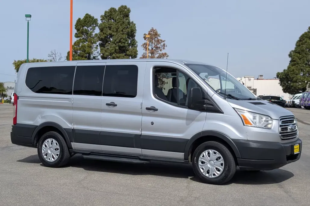 2017 Ford Transit photo 1