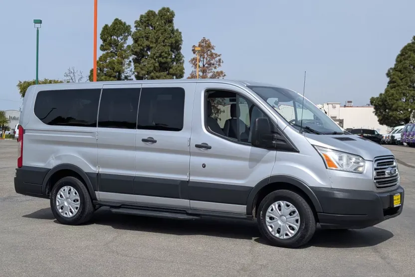 2017 Ford Transit photo 1