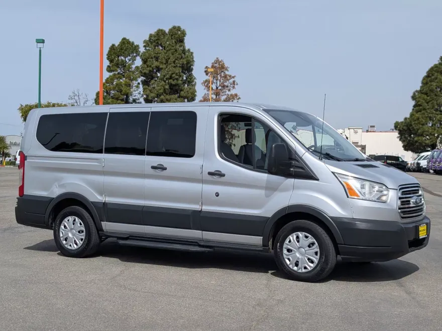 2017 Ford Transit photo 1