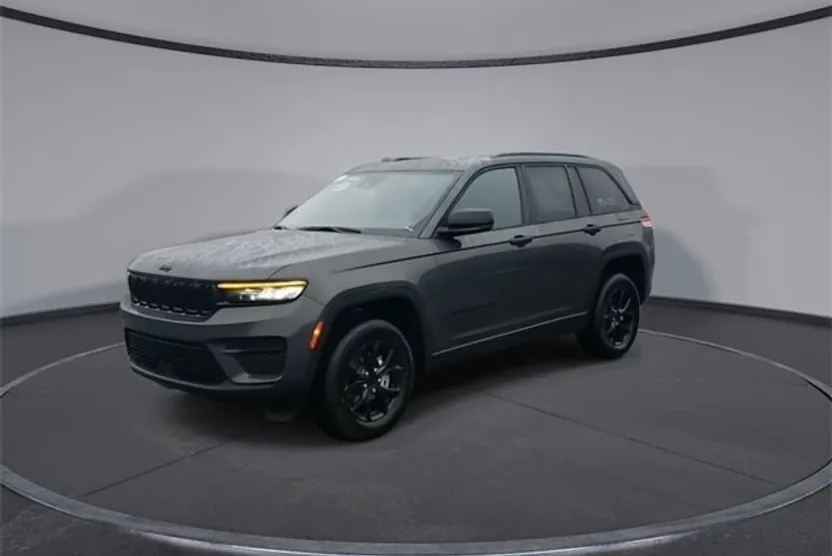 2025 Jeep Grand Cherokee Laredo Altitude photo 1