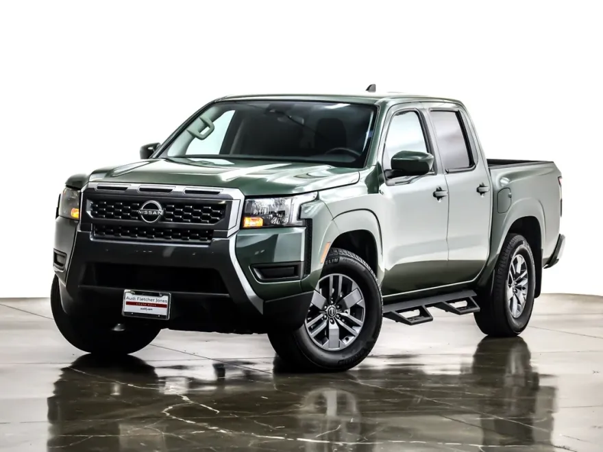 2025 Nissan Frontier Crew Cab SV photo 1